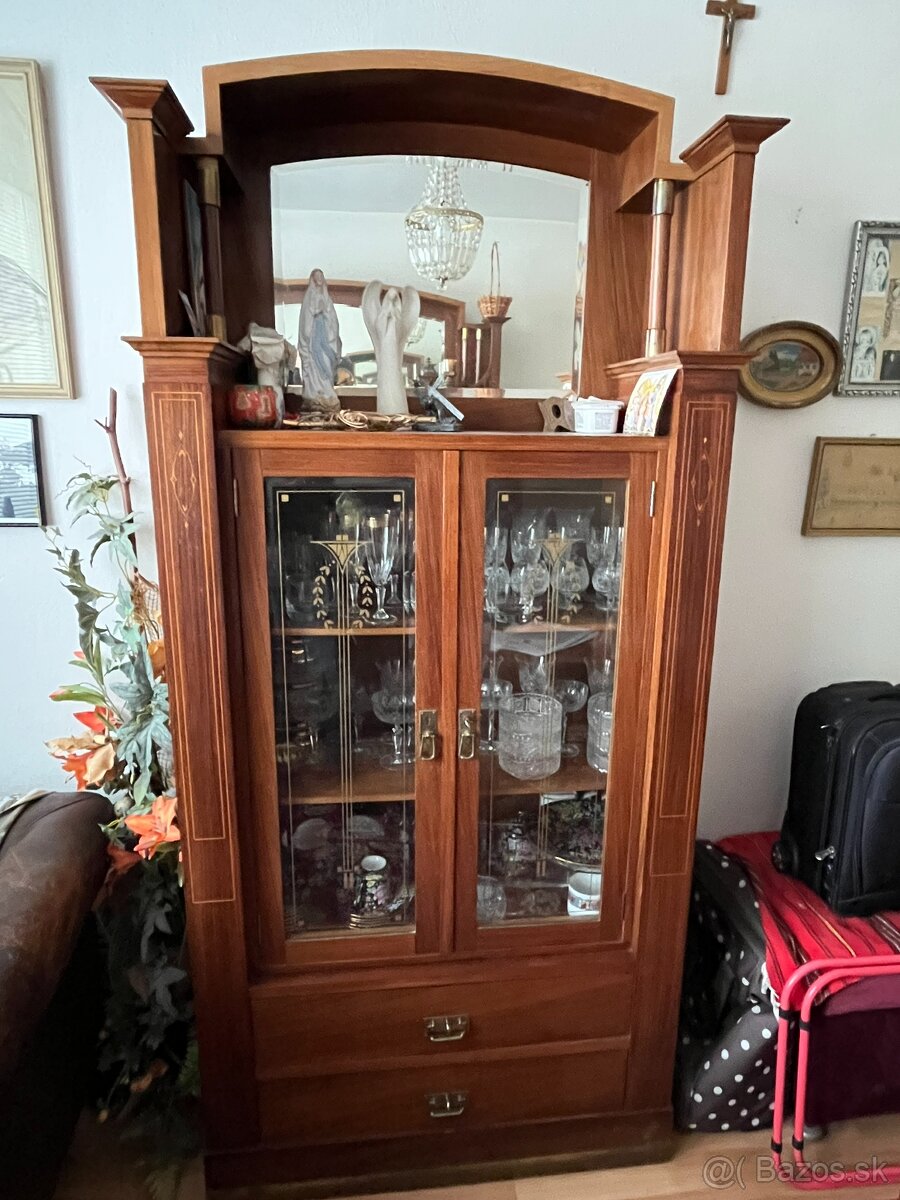 Starožitný nábytok - 2