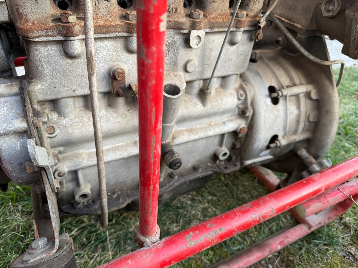 Polomotor Š1202 - 2