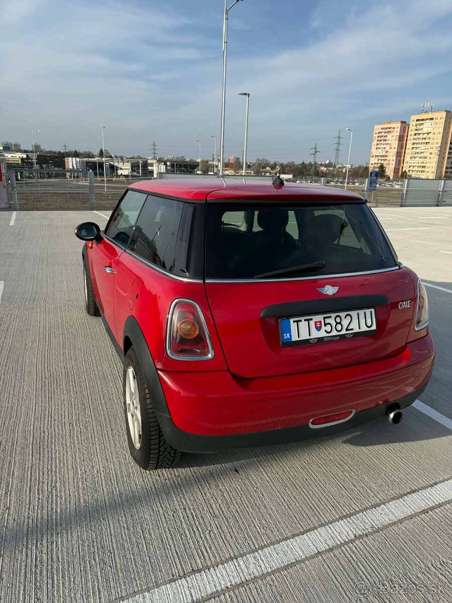 Mini Cooper One - 2