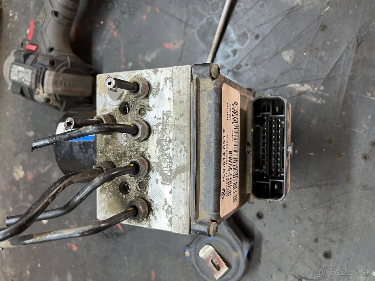 ABS servo pumpa passat b6 - 2