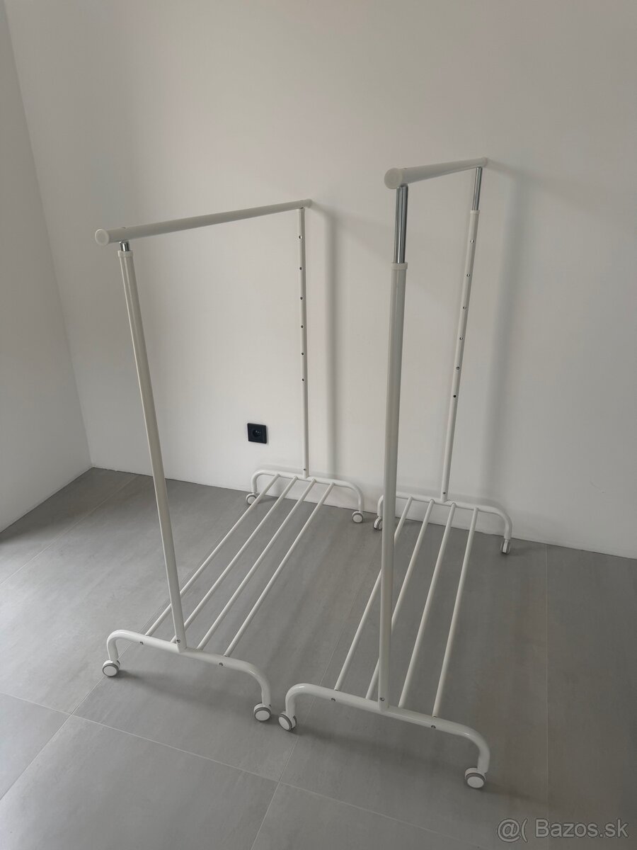 Vešiak na šaty Ikea Rigga - 2