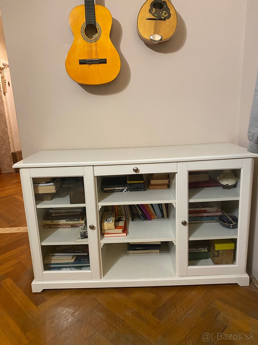 IKEA KOMODA LIATORP alebo Vitrína - zachovalá - 2