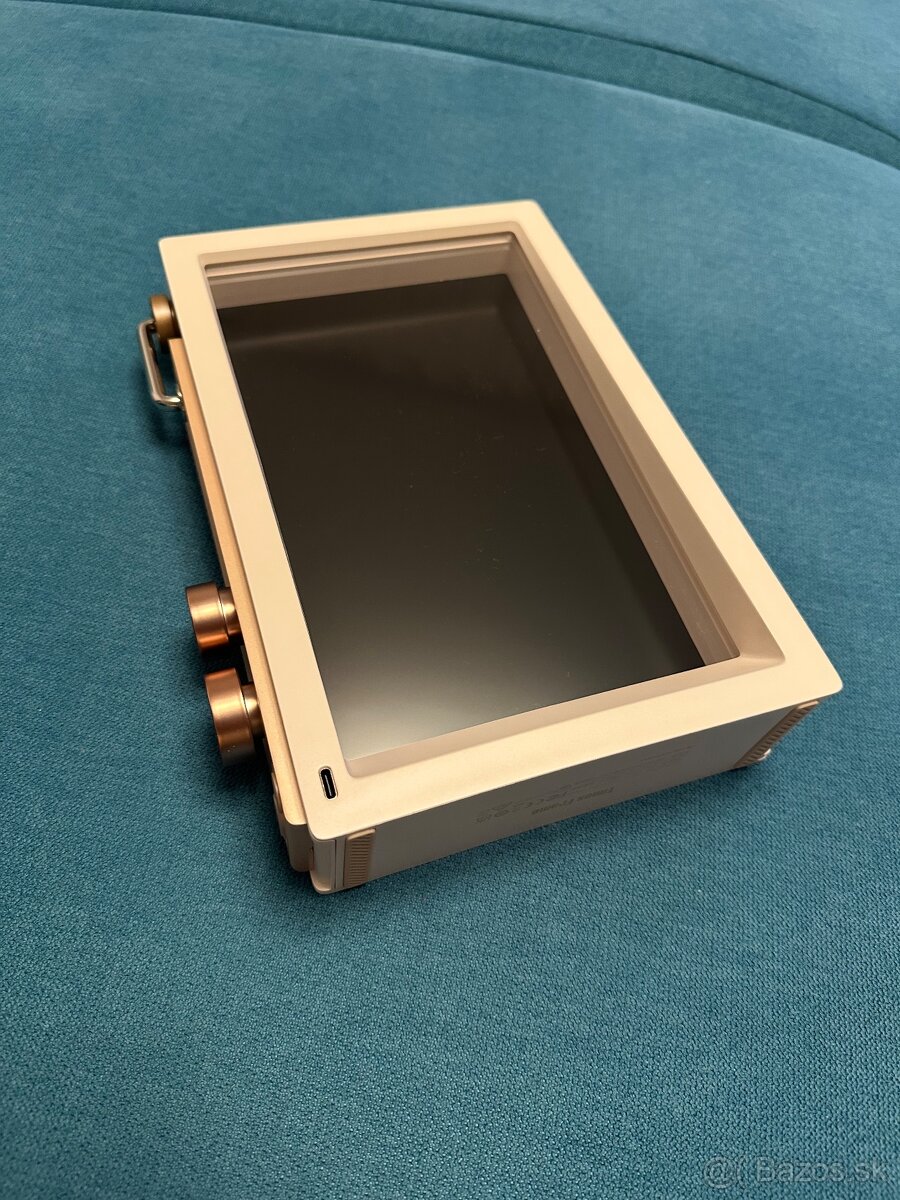 Interaktívny foto rámik, kalendár, budík DIVOOM - 2