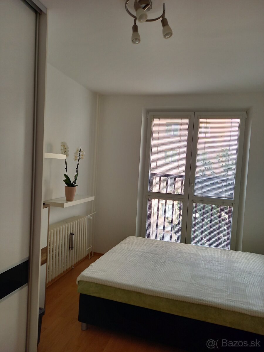 Dlhodobý prenájom 3 izbového bytu - 2