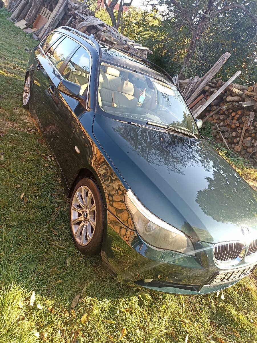 Rozpredám BMW E61 525d automat - 2