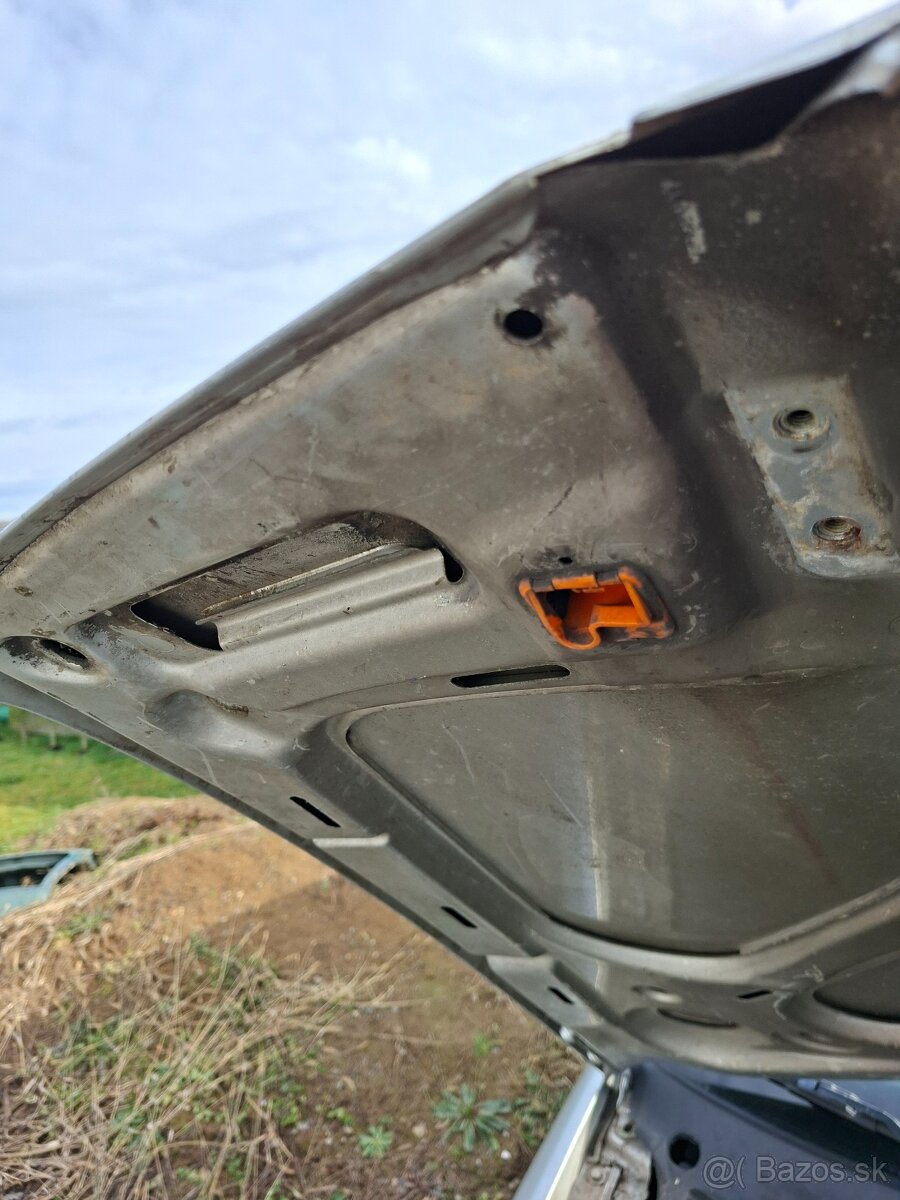 Predna kapota Skoda Octavia 9102 - 2