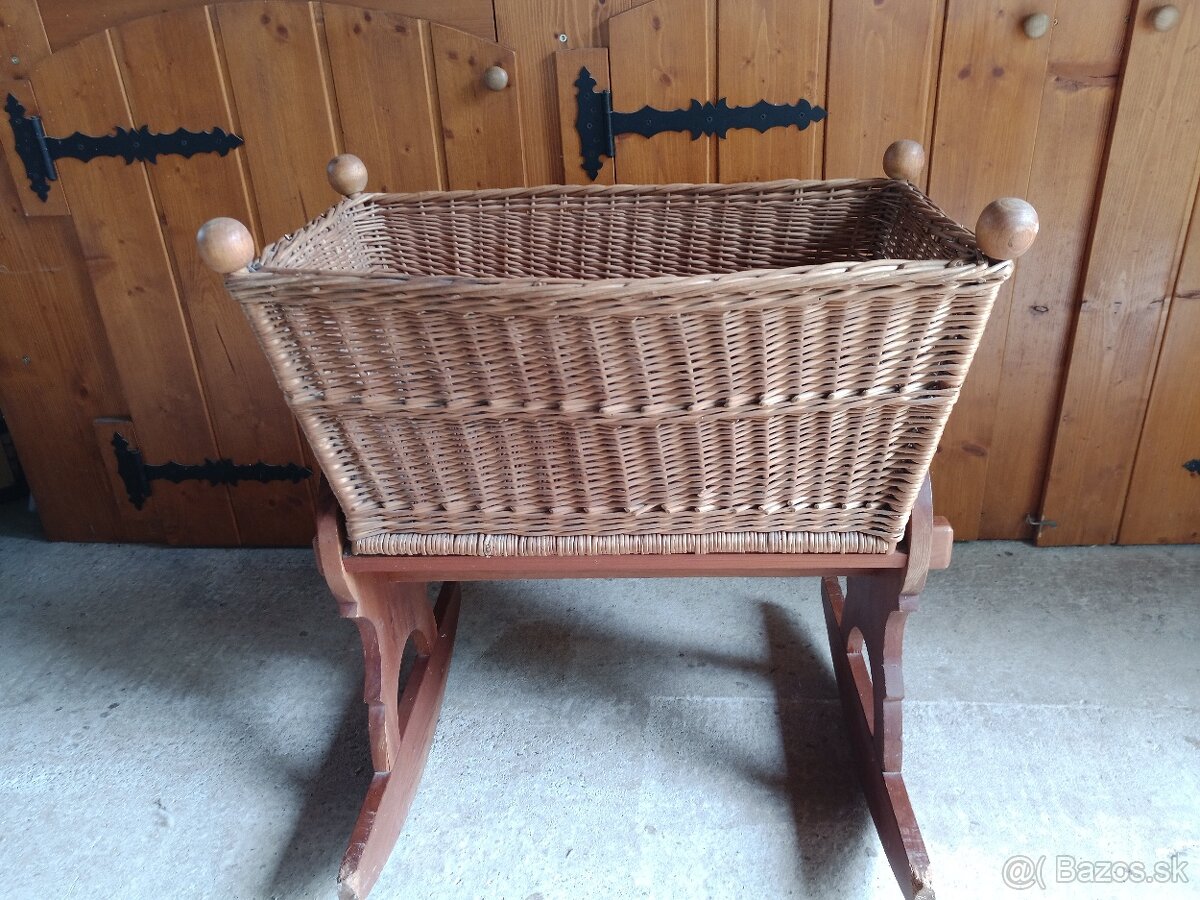 KOLÍSKA DETSKÁ - Z masívu a prútia. - 2