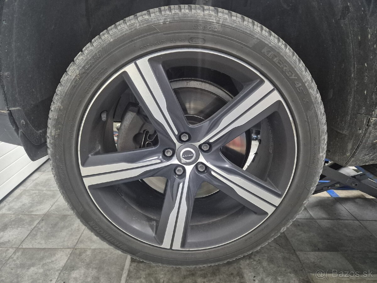 Volvo R20 275/40 elektrony hankook celoročne - 2