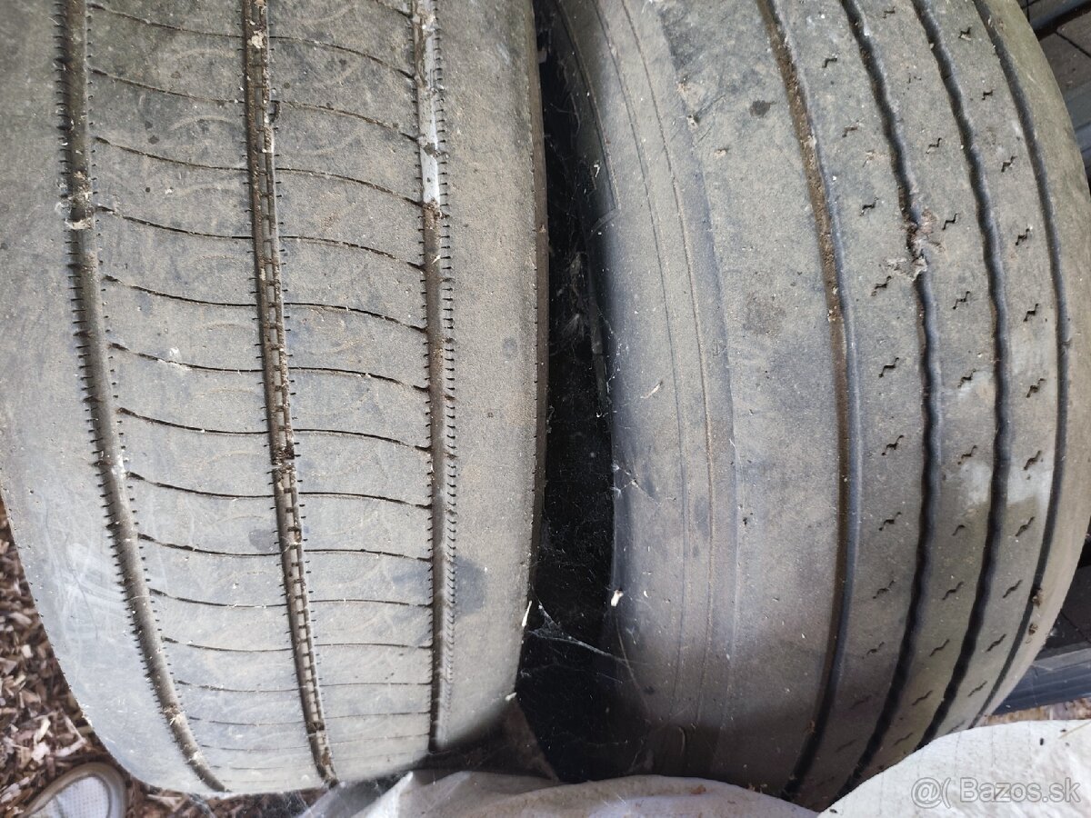 Continental 295/66 R 22.5 - 2