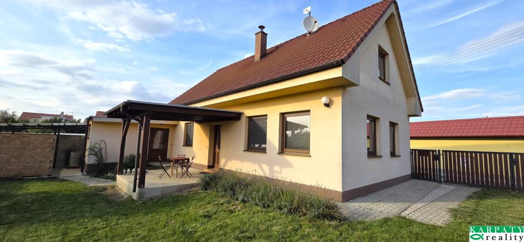 Na predaj zánovný, útulný rodinný dom, Šurovce - 2