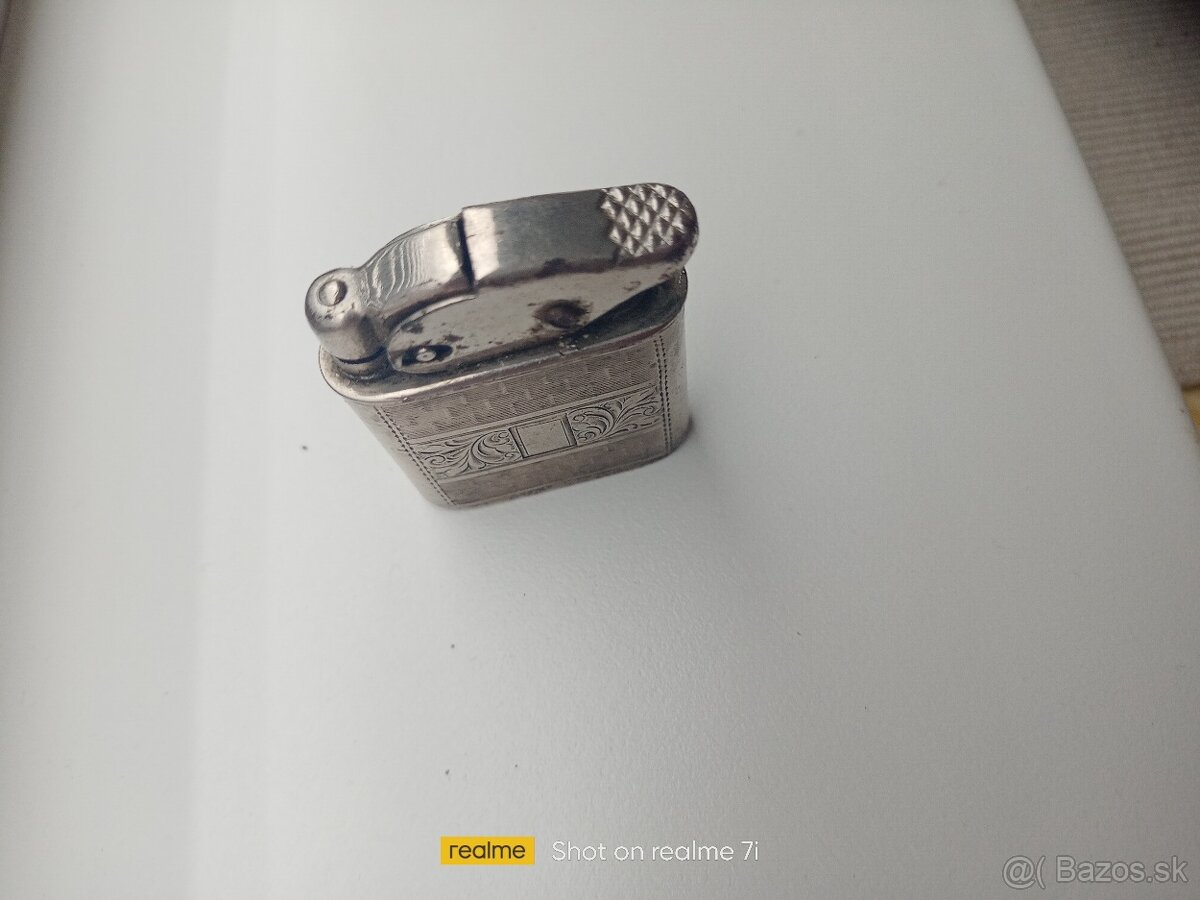 Strieborný zapaľovač - 2