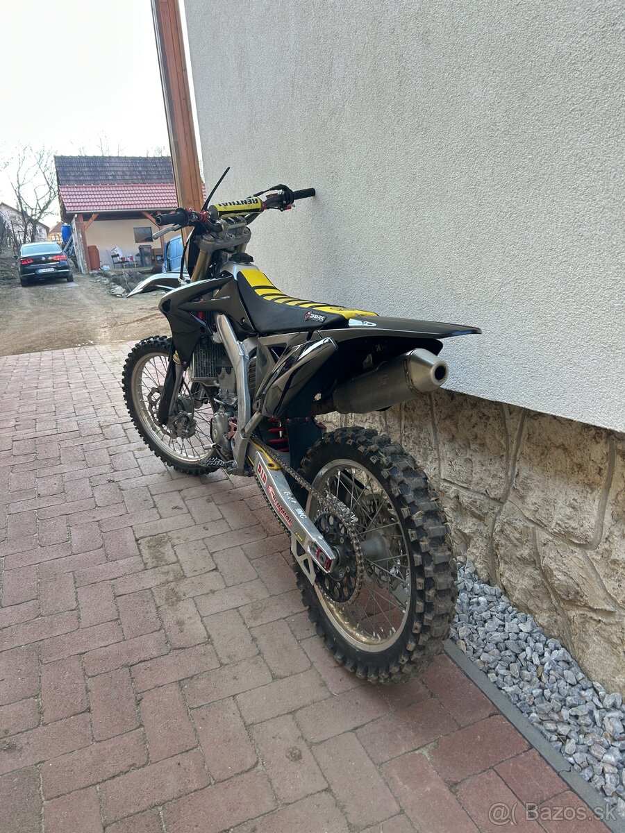 SUZUKI RMZ 250