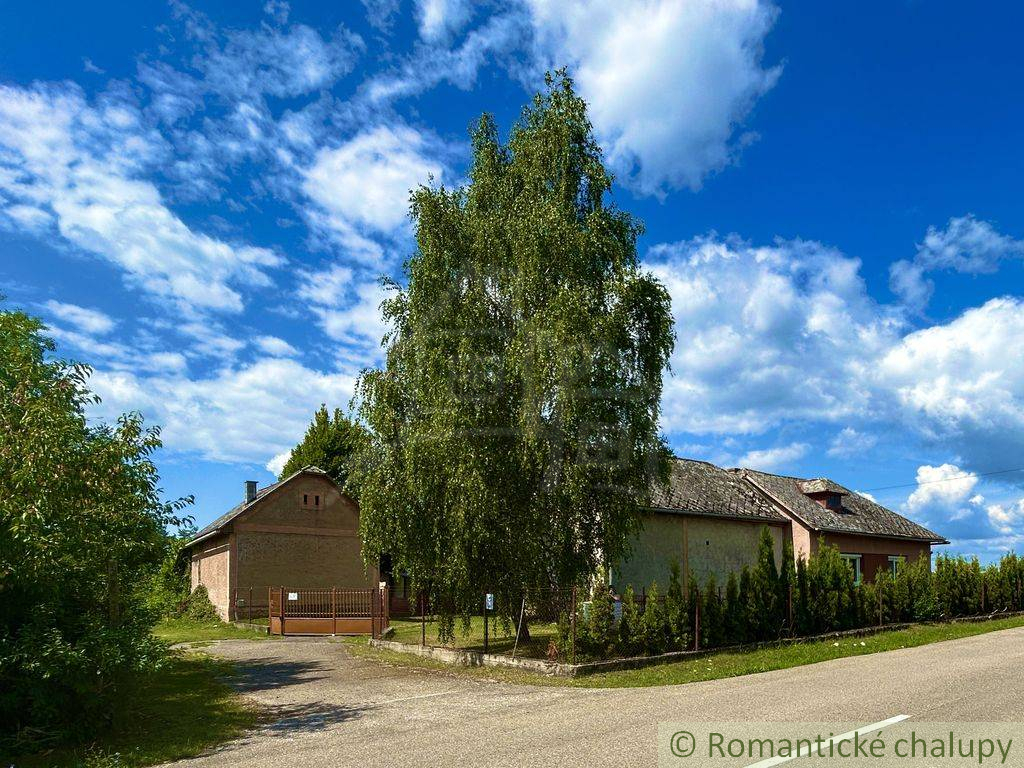 NOVÁ CENA - Polosamota s priestranným domom a malým rybník - 2