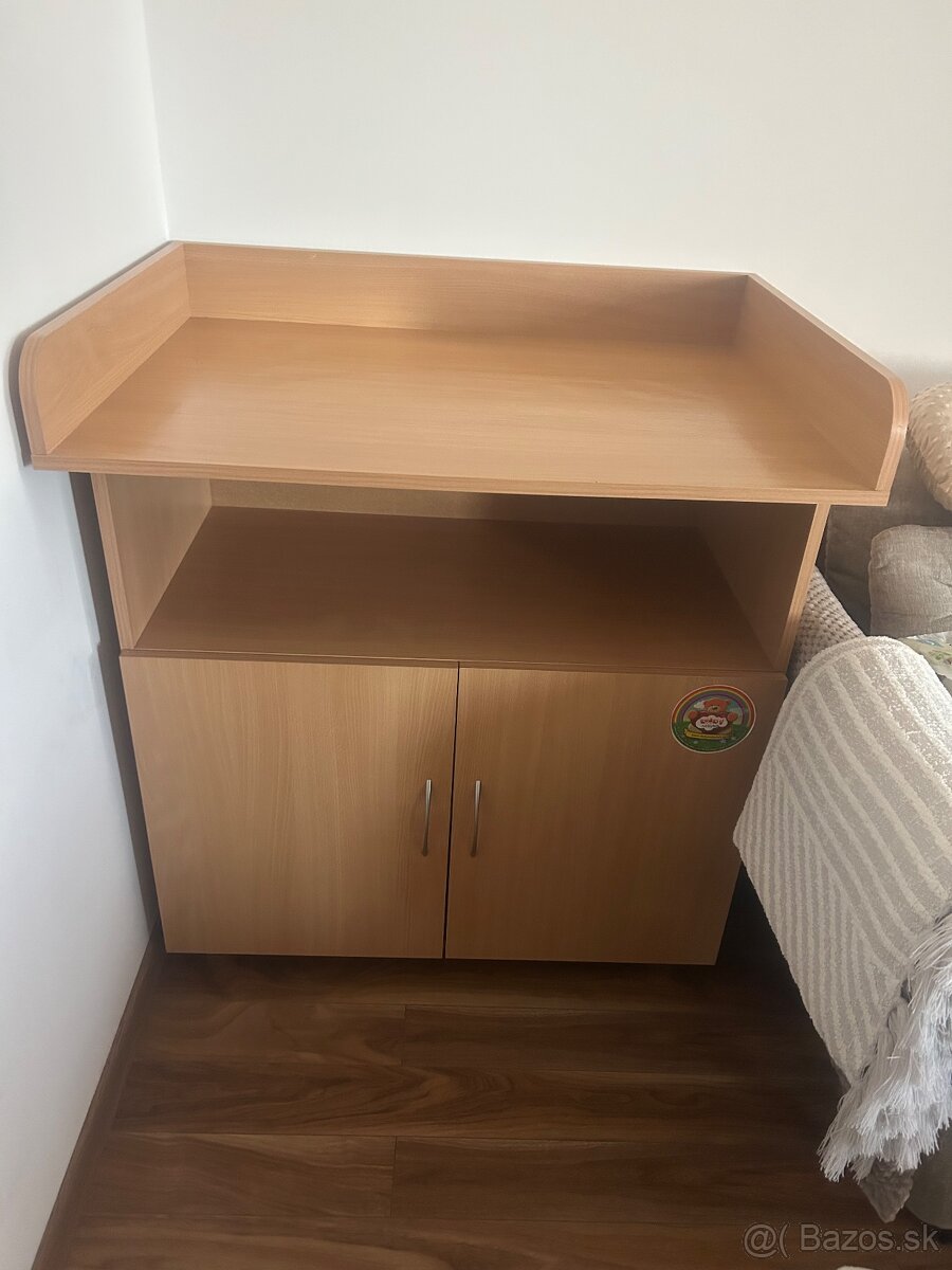 Prebaľovací pult - 2