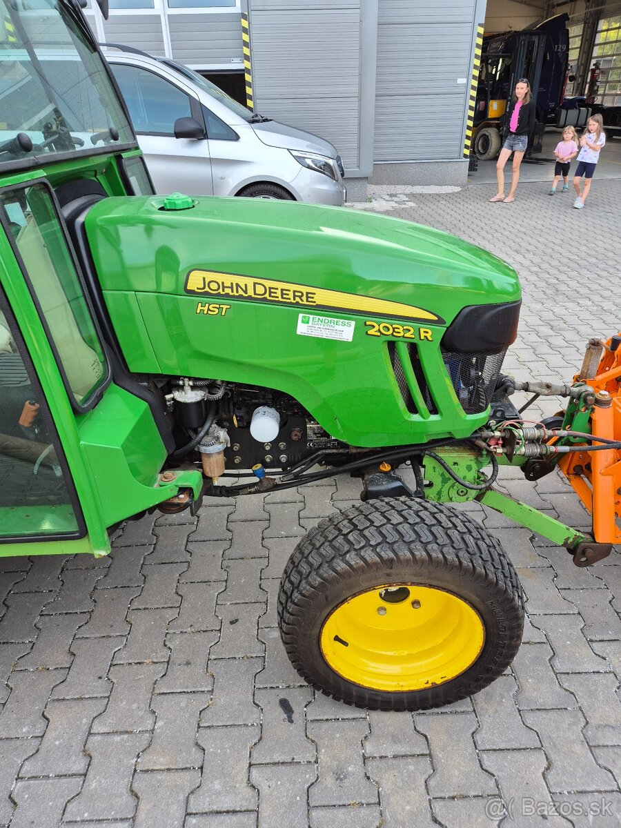 JOHN DEERE malotraktor, zimní údržba, 4x4 - 2