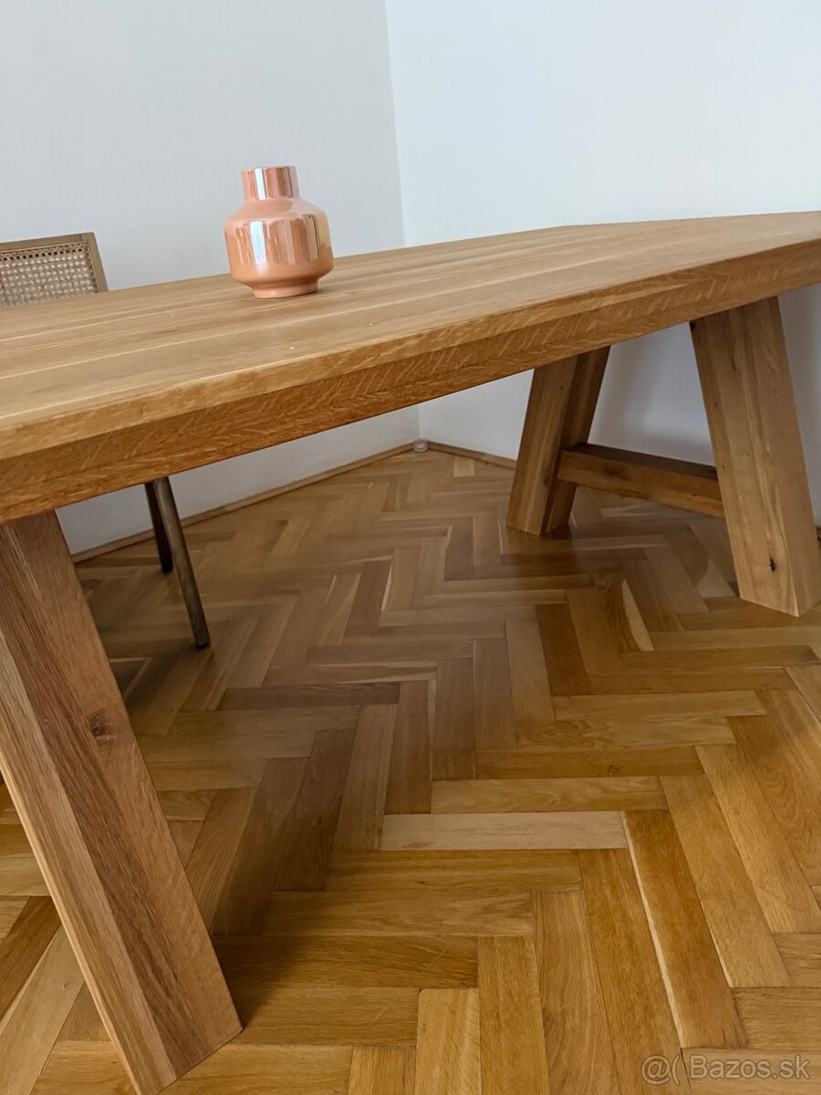 Jedálenský stôl - 2