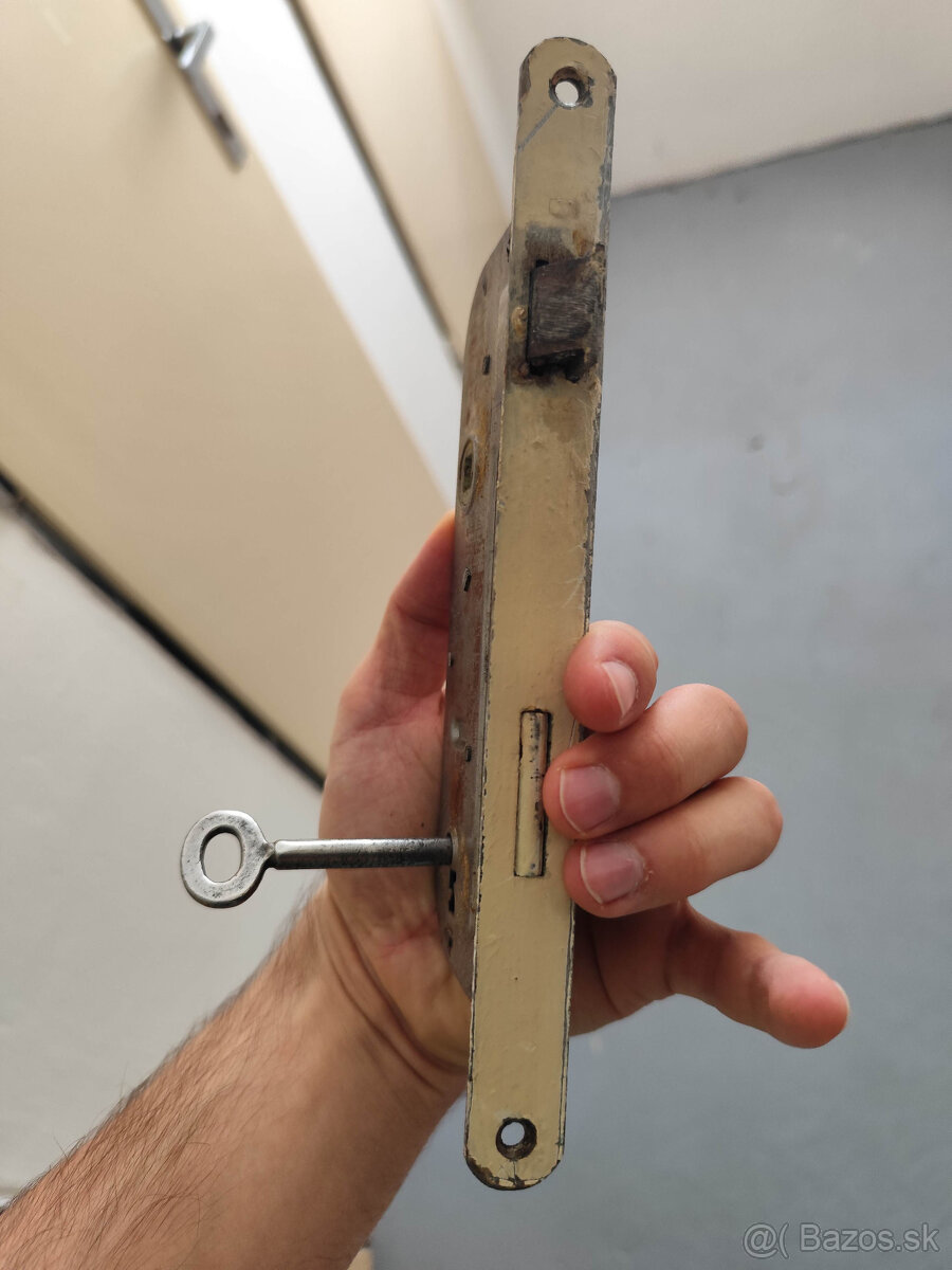 Stara vlozka do dveri + klucky - 2