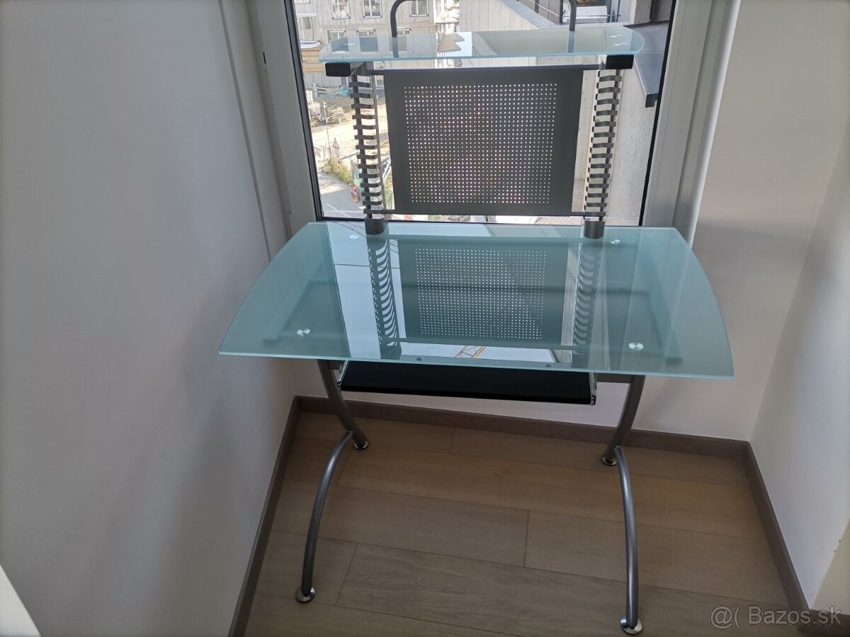 počítačový sklenený stolík - 2