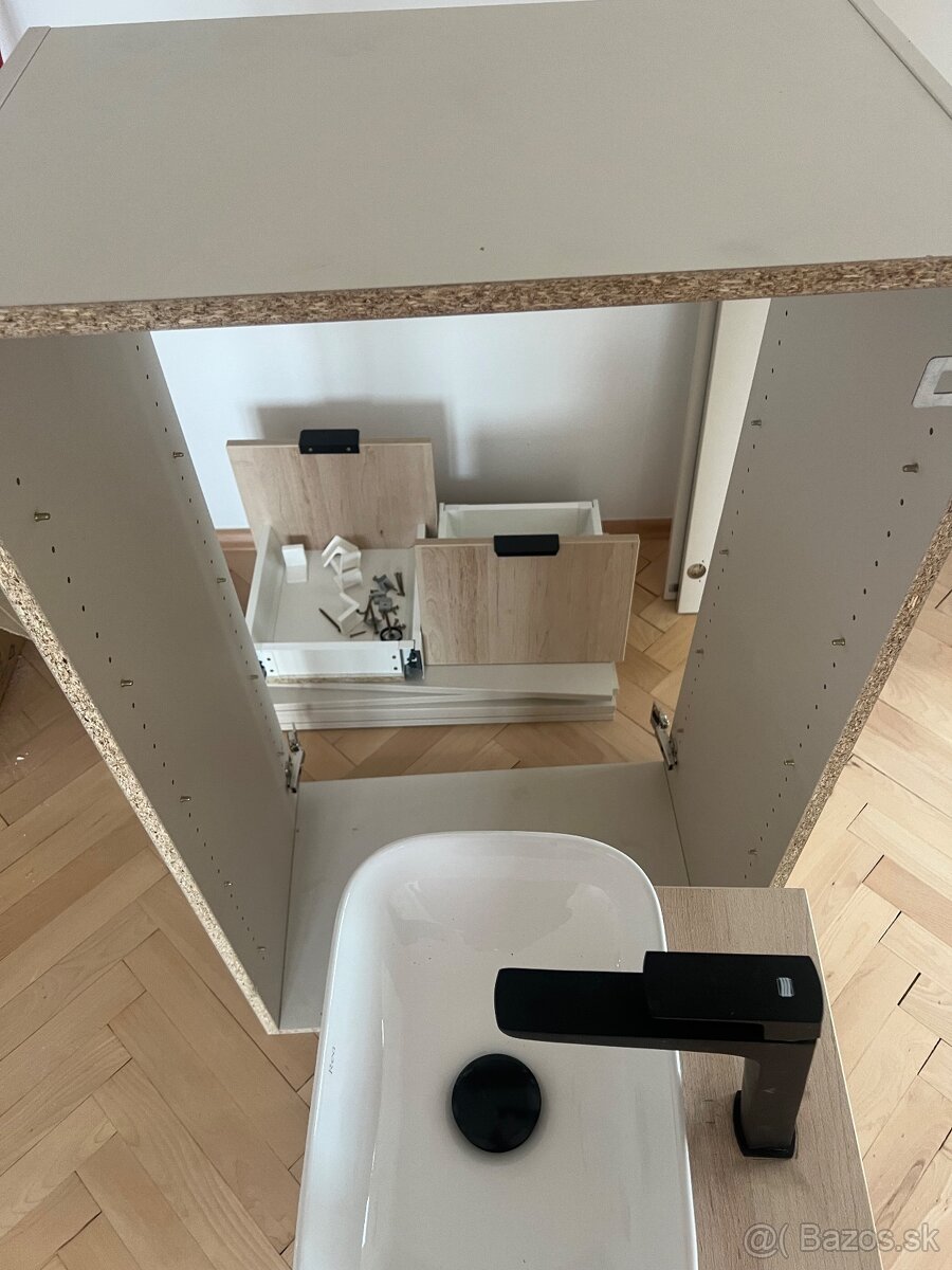 Nábytok do kúpeľne - 2