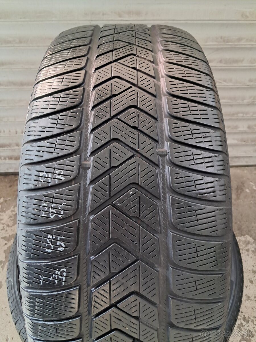 Pirelli zimné 255/55/R19 - 2