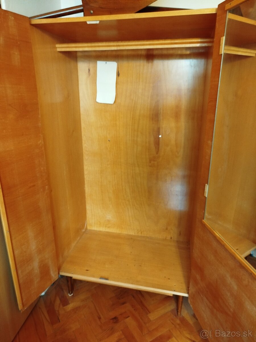 Veľké drevené skrine - 2