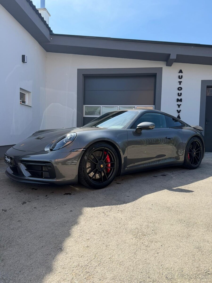 Porsche Carrera GTS 992 - 2