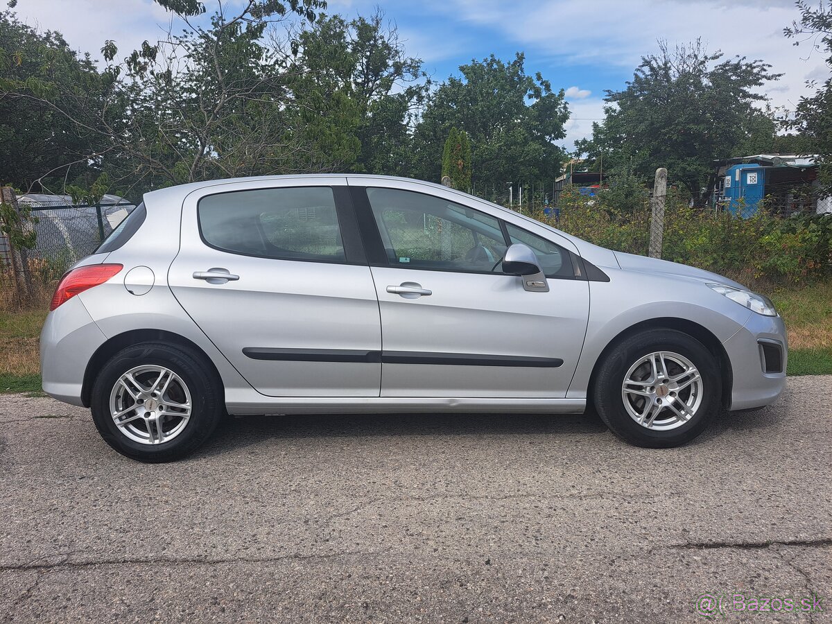 Peugeot 3081 1,4i. r.v.2011 - - 2