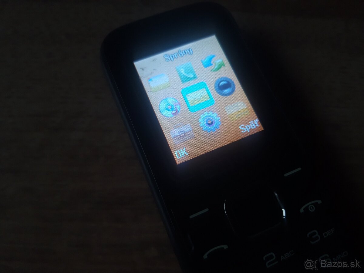 Jednoduchý tlacitkovy telefon - 2