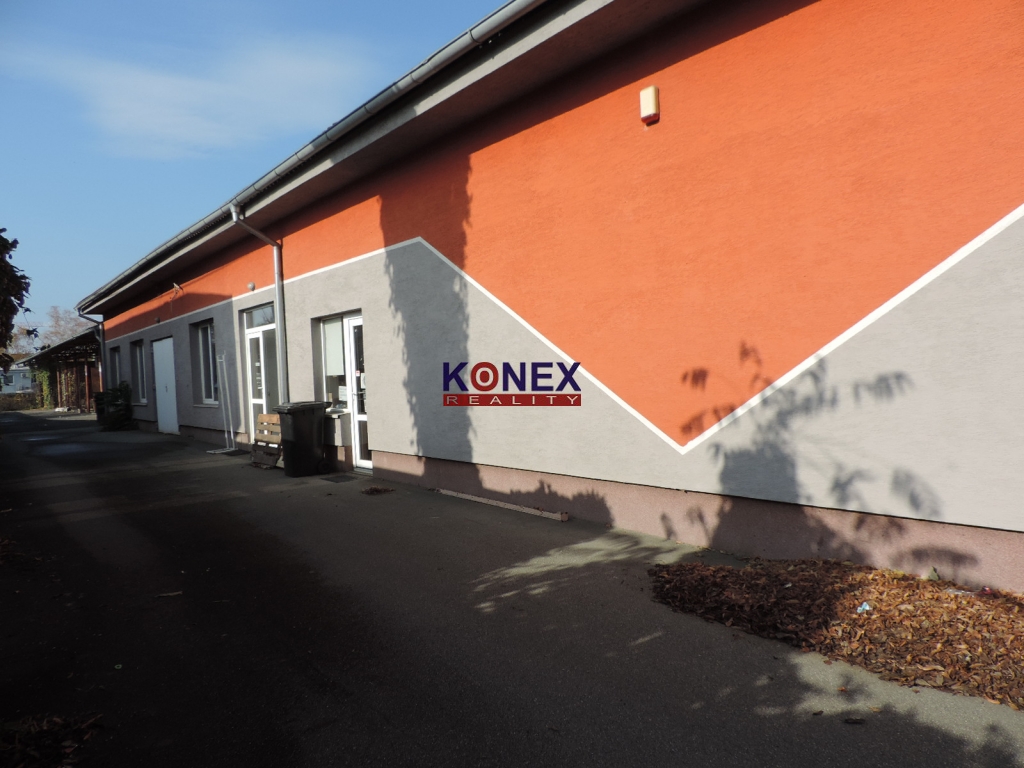 NA PREDAJ / PRENÁJOM Prevádzková budova s pozemkom - Trebiš - 2