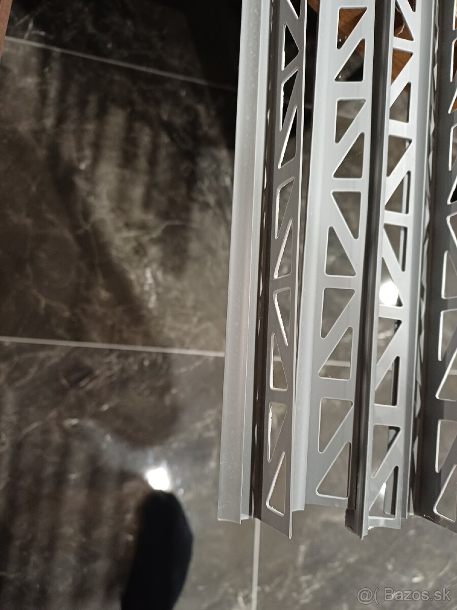 Plastové rohové lišty - 2