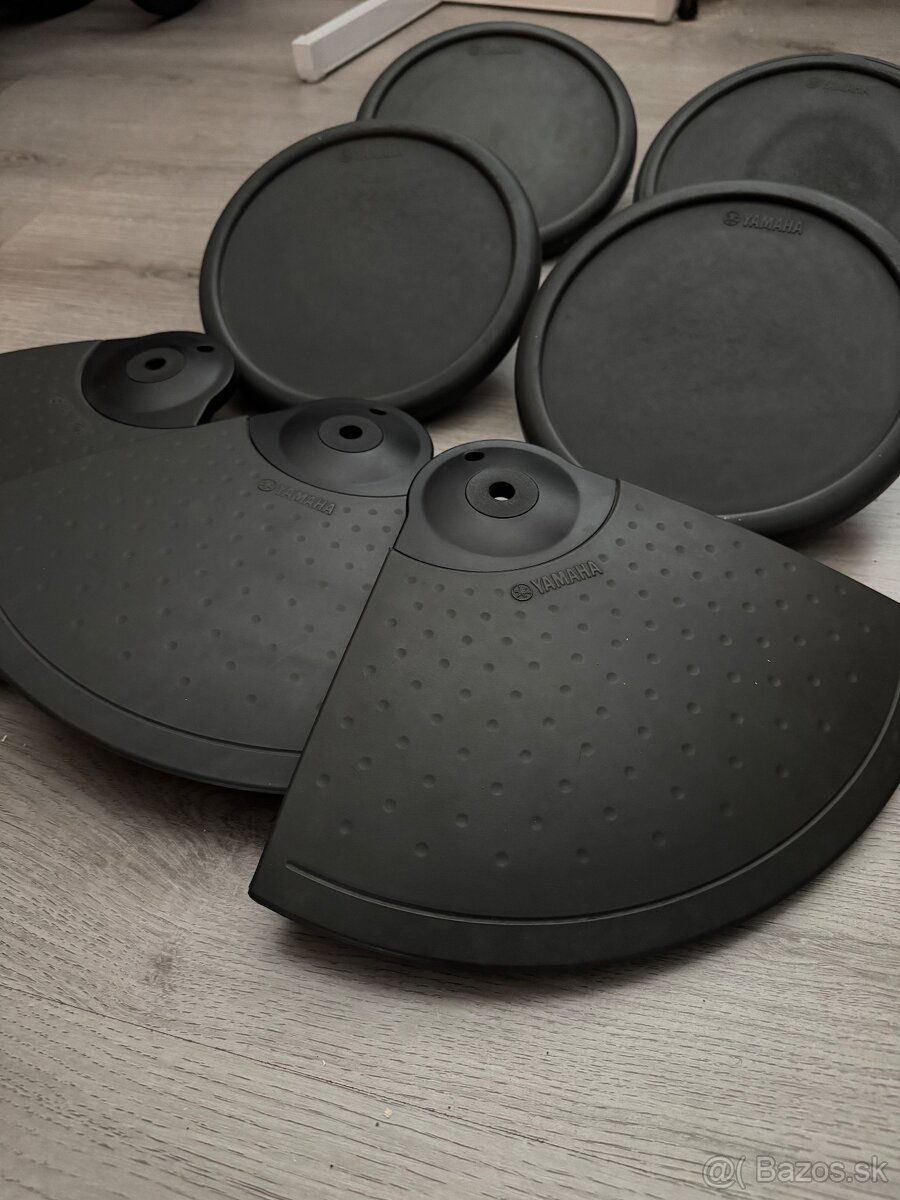 Elektronické pády Yamaha - 2