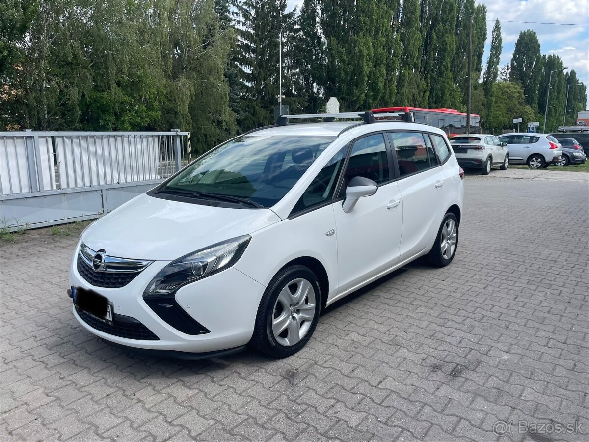 Zafira tourer 1.8 benzín. 7 miest - 2