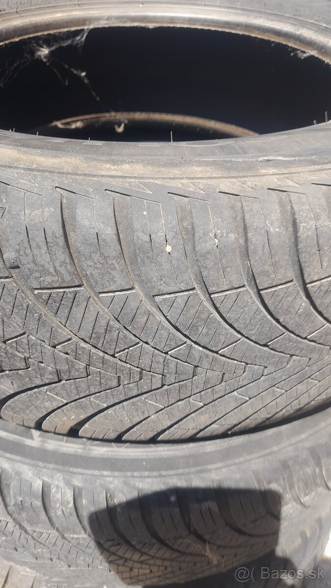 265/60 R18 Kumho Solus 4S HA32/celoročné - 2