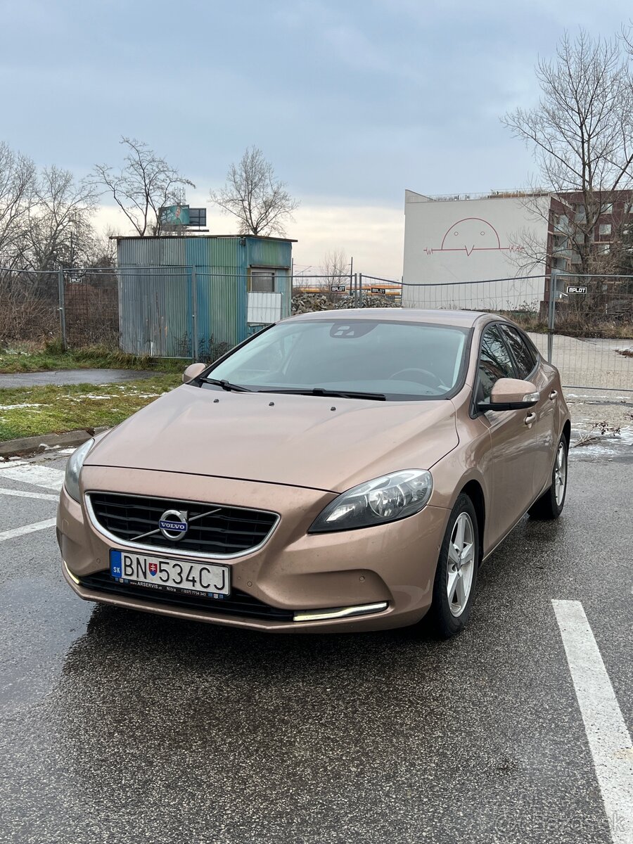 Volvo V40 D2 automat - 2