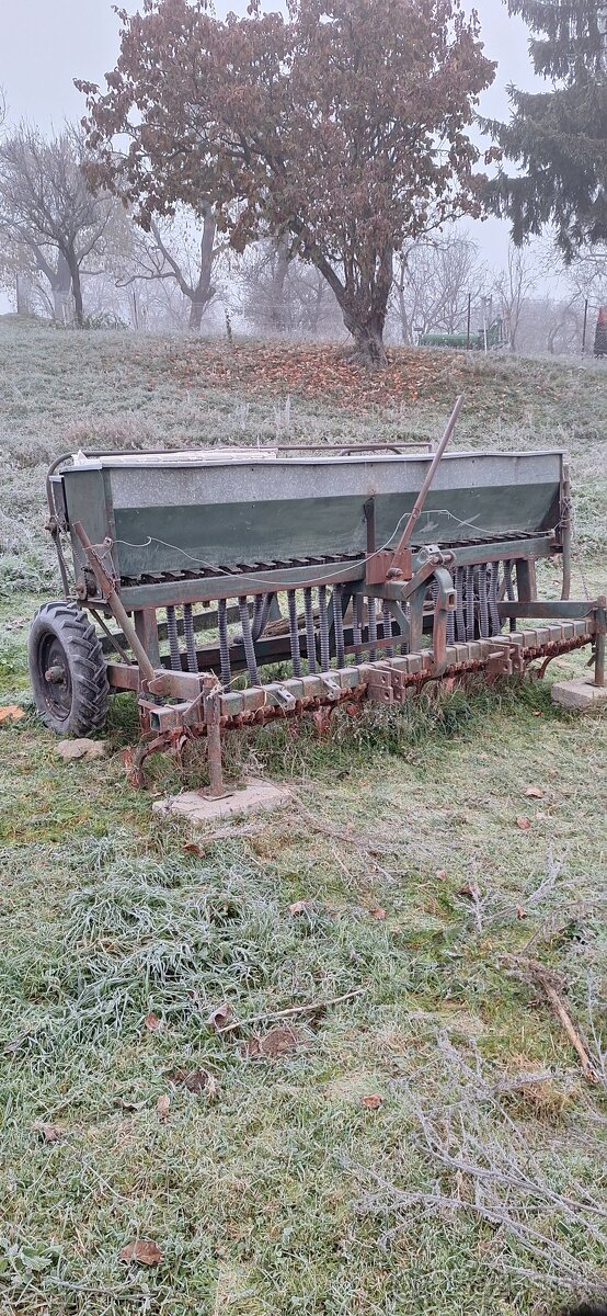 Predam sejačku. - 2