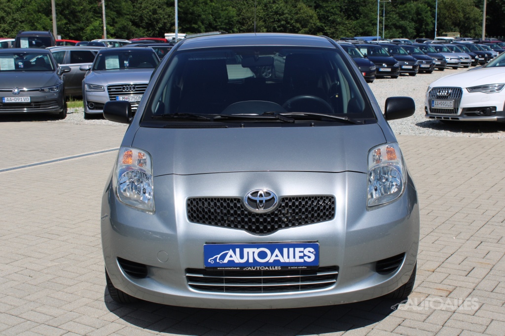 Toyota Yaris 1,0 VVT-i 51 kW BASE - COOL - 2