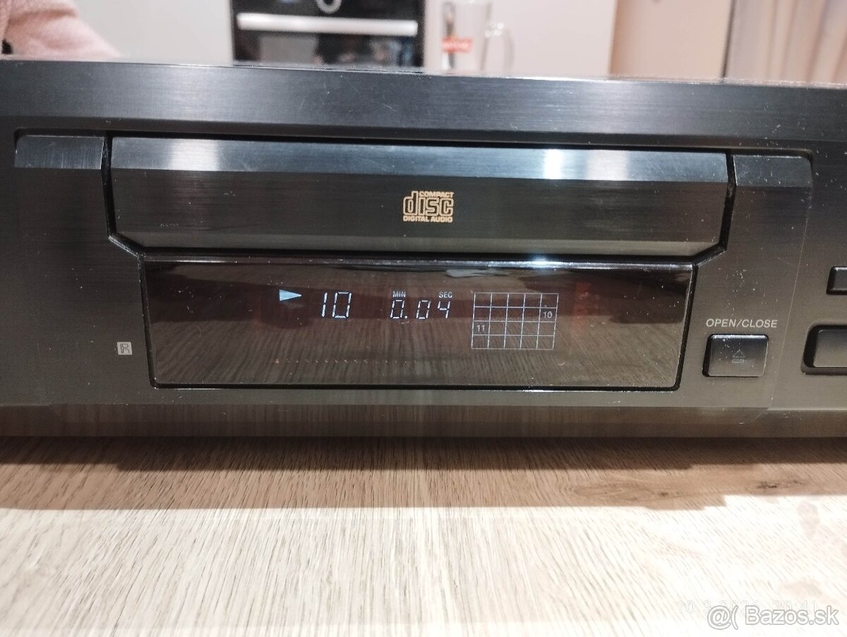 CD přehrávač SONY CDP-XE330 - 2