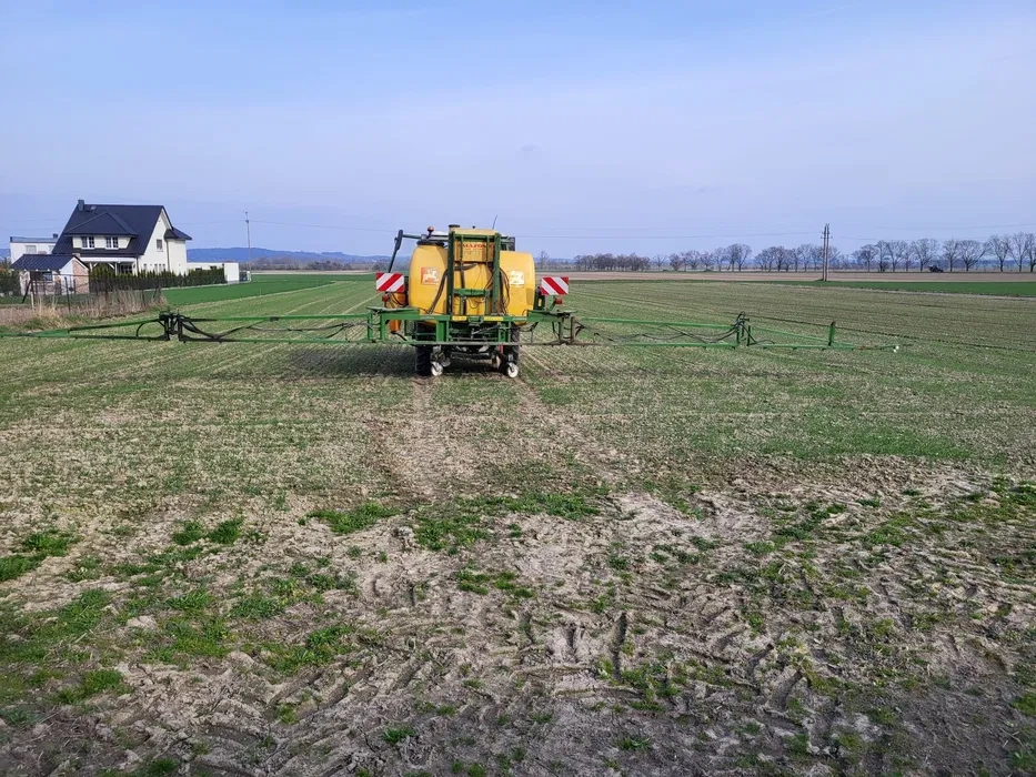 Postrekovač Amazone UF 1200 15 m, hydraulicky otváraný, počí - 2