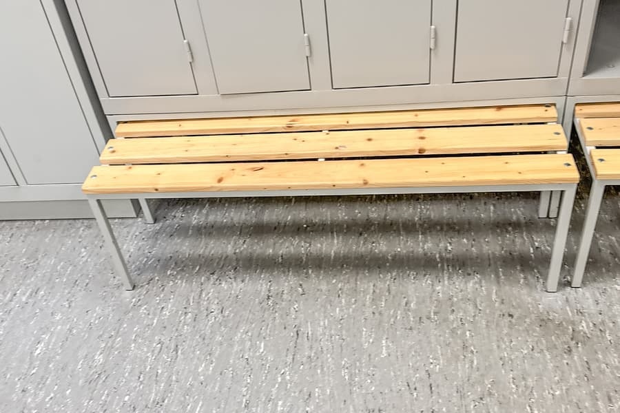 Šatňová skriňa s lavičkou - 2