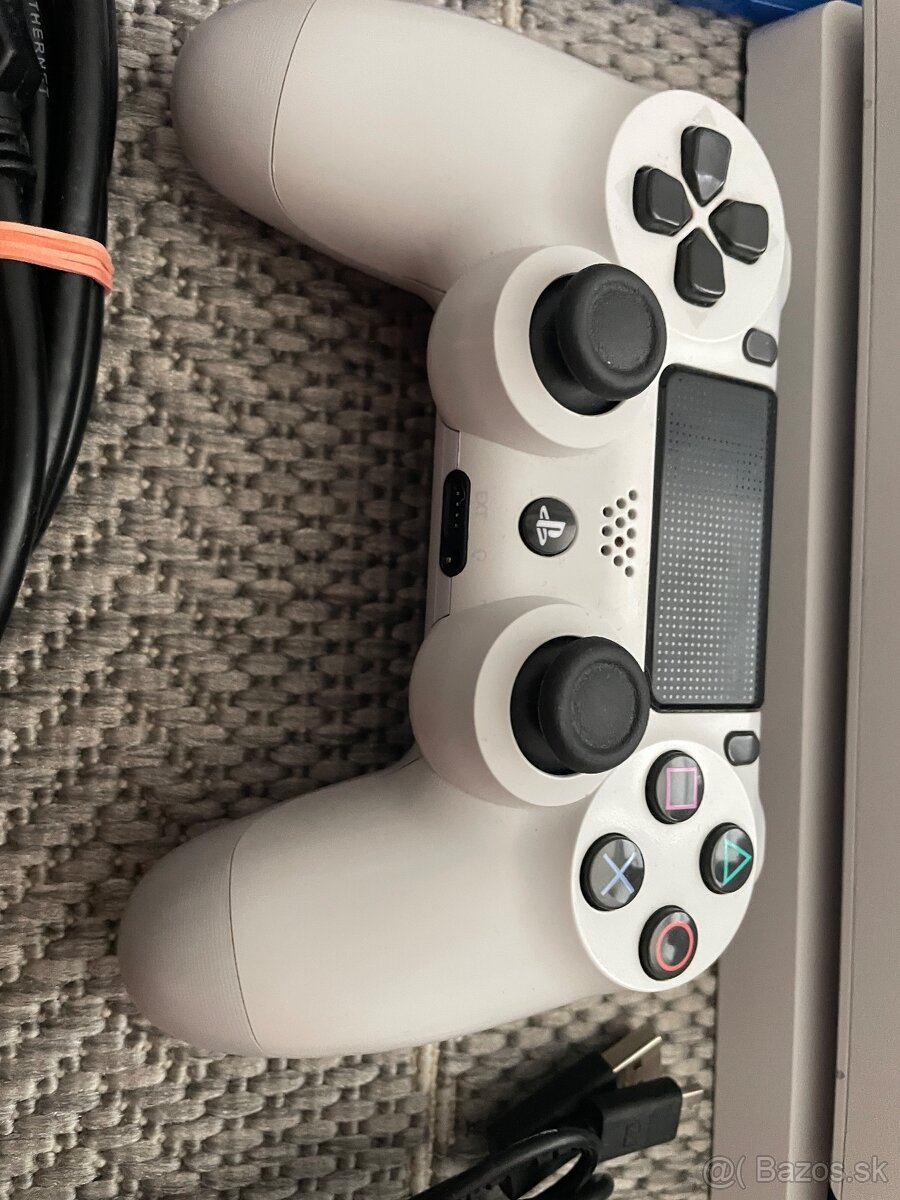 SONY PlayStation 4 Pro - 1TB CUH-7116B - 2