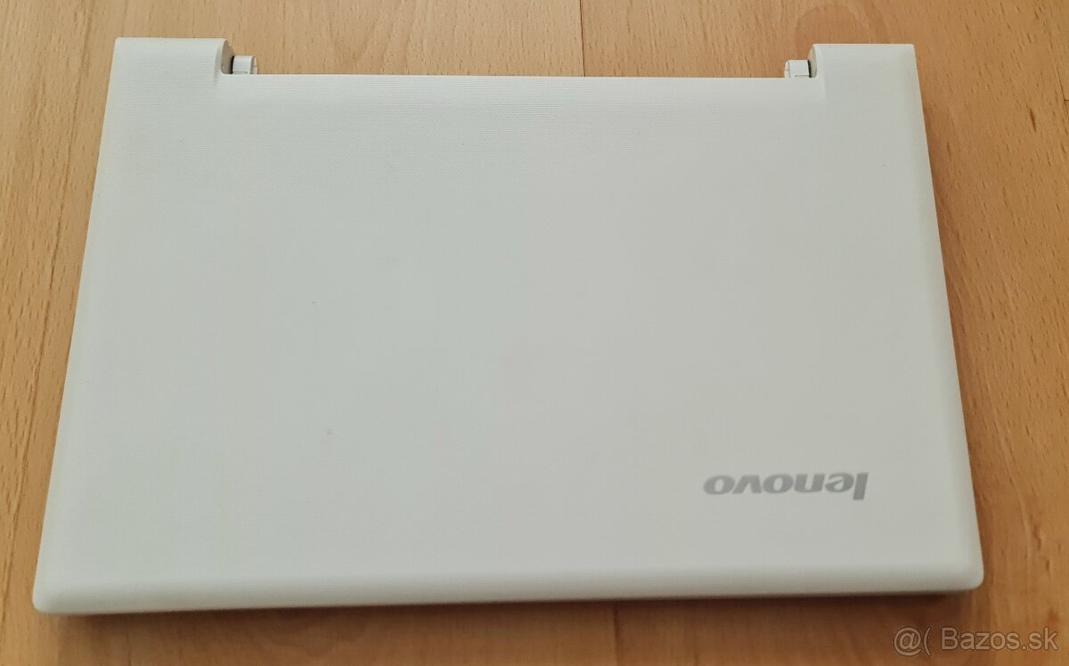 Lenovo Z546 a Asus Eee PC 1000H - 2