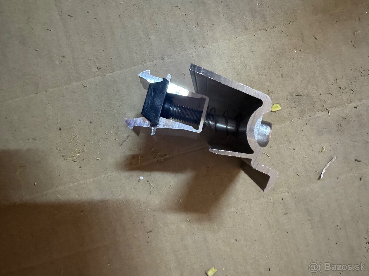 K2 Systems – krajová úchytka fotovoltických panelov (striebo - 2