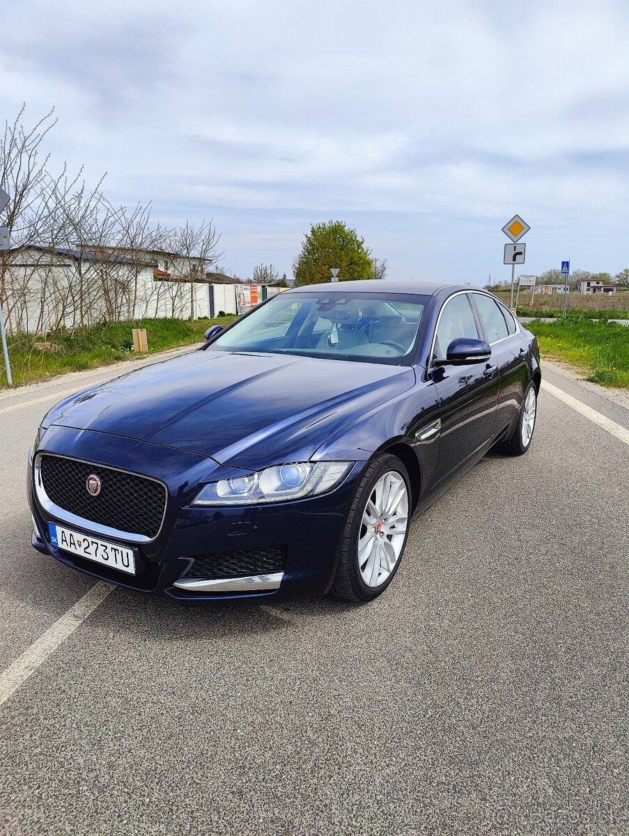 Jaguar XF 2.0 benzín 250 HP – spojenie vykonu a komfortu - 2