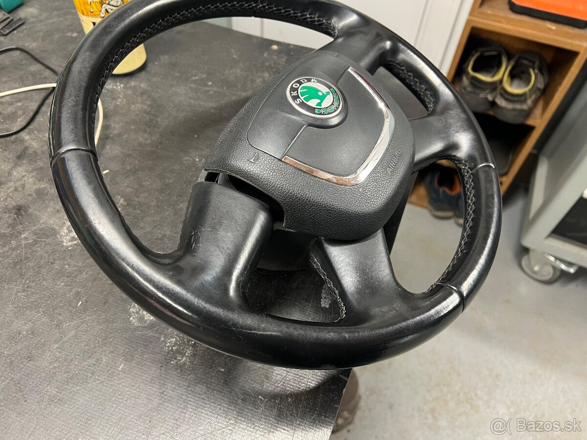 Predám zachovalý volant do Škoda octavia 2 facelift - 2