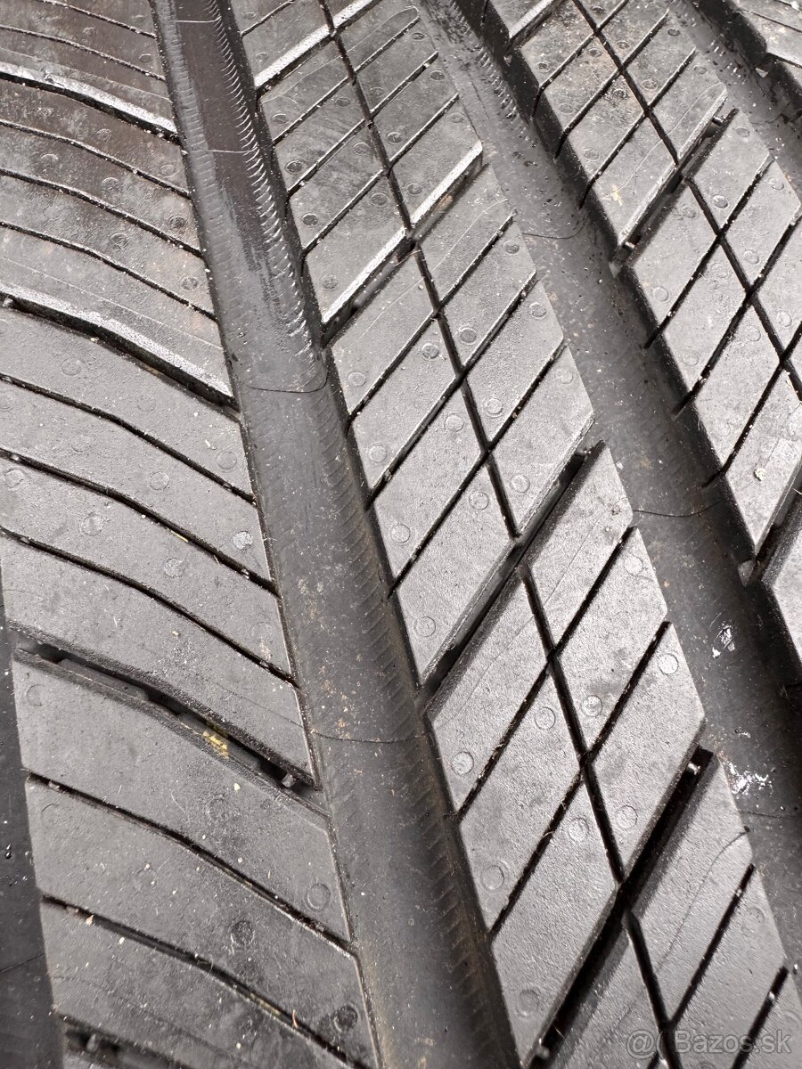 285/45/22 MICHELIN.NOVE RANGE ROVER.LAND ROVER DEFENDER