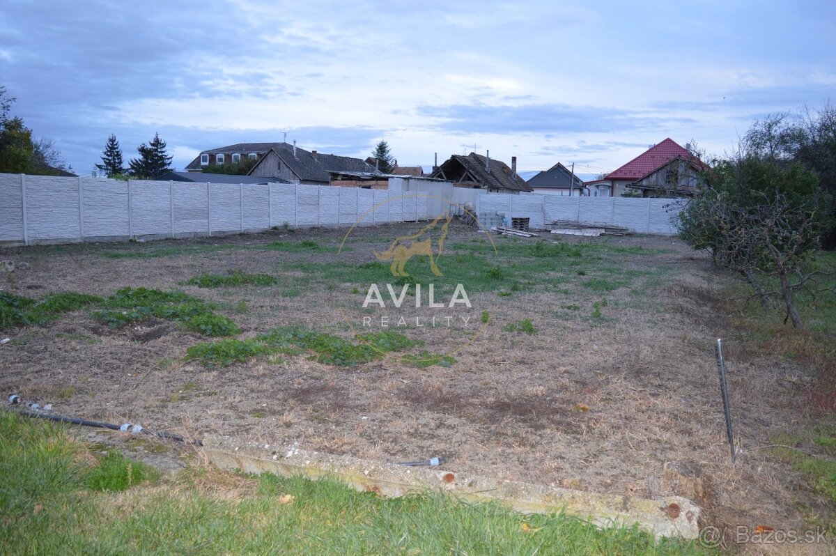 REZERVOVANÝ: zaujímavý stavebný pozemok 898m2 - Mostová - 2