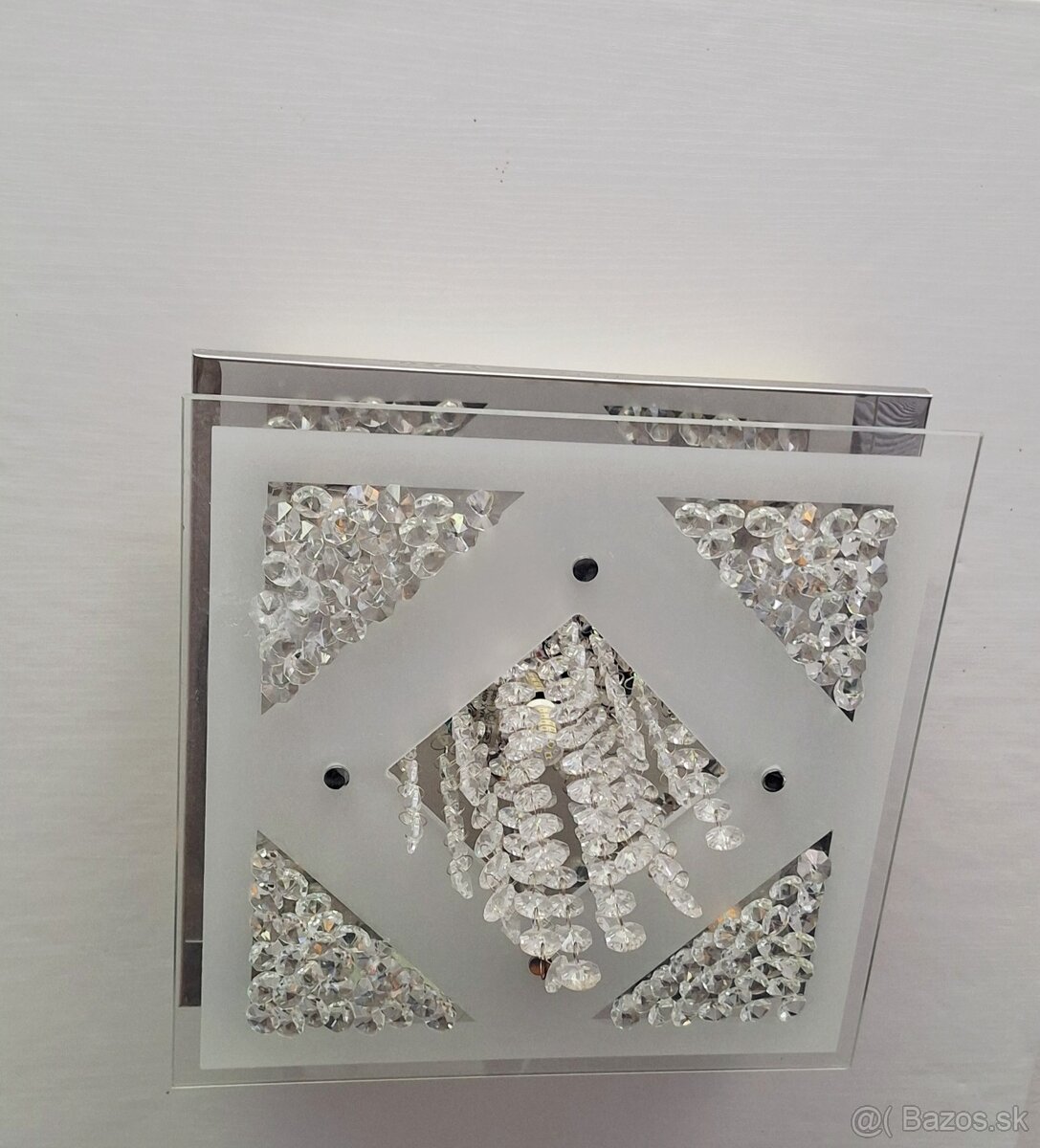 Darujem hornu skrinku z kuchynskej linky - 2