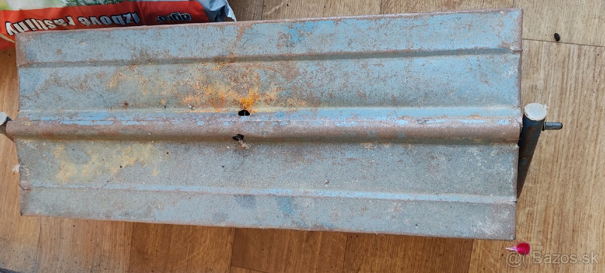 Retro kufor na náradie - 2