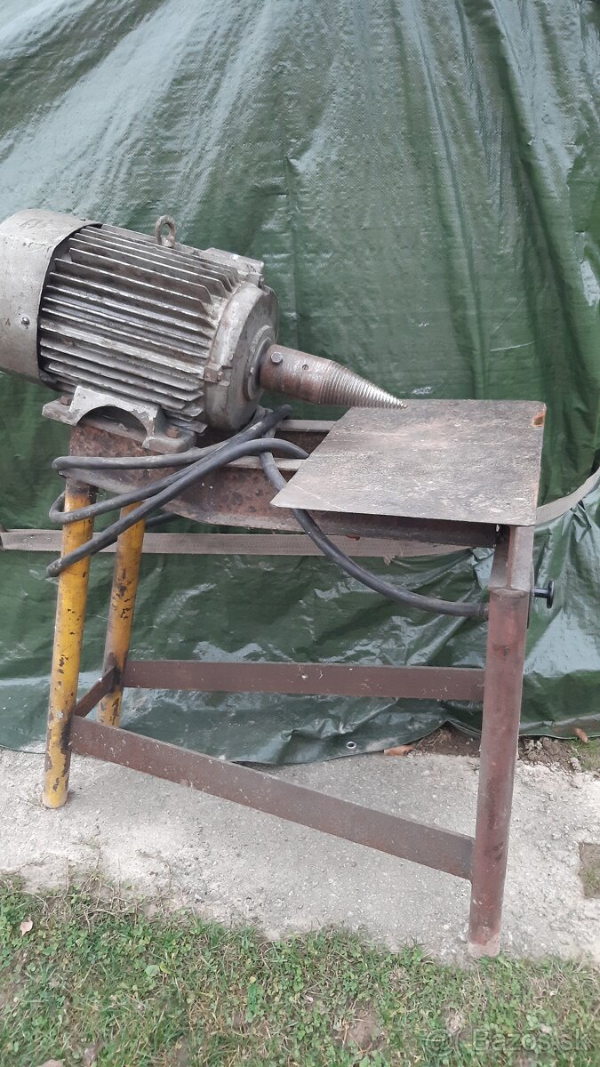 Predam kužeľovu štiepačku dreva - 2