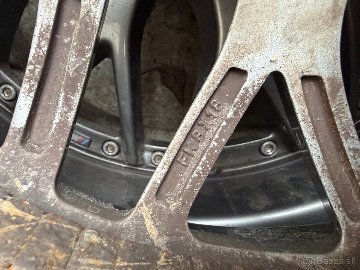 R18 225/40 120x5 - 2